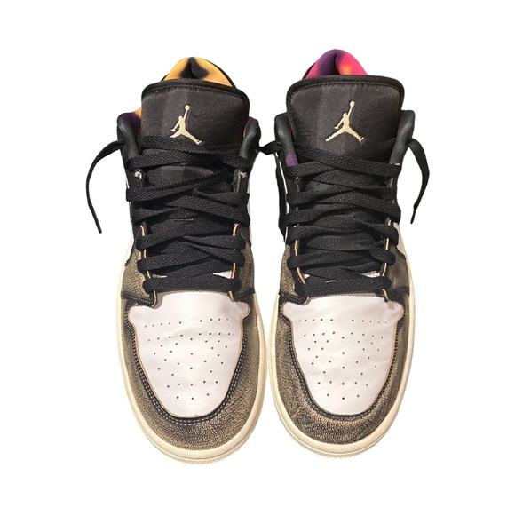 Air Jordan 1 low SE Black/ White Onyx White Sail Size 13 - Picture 2 of 9